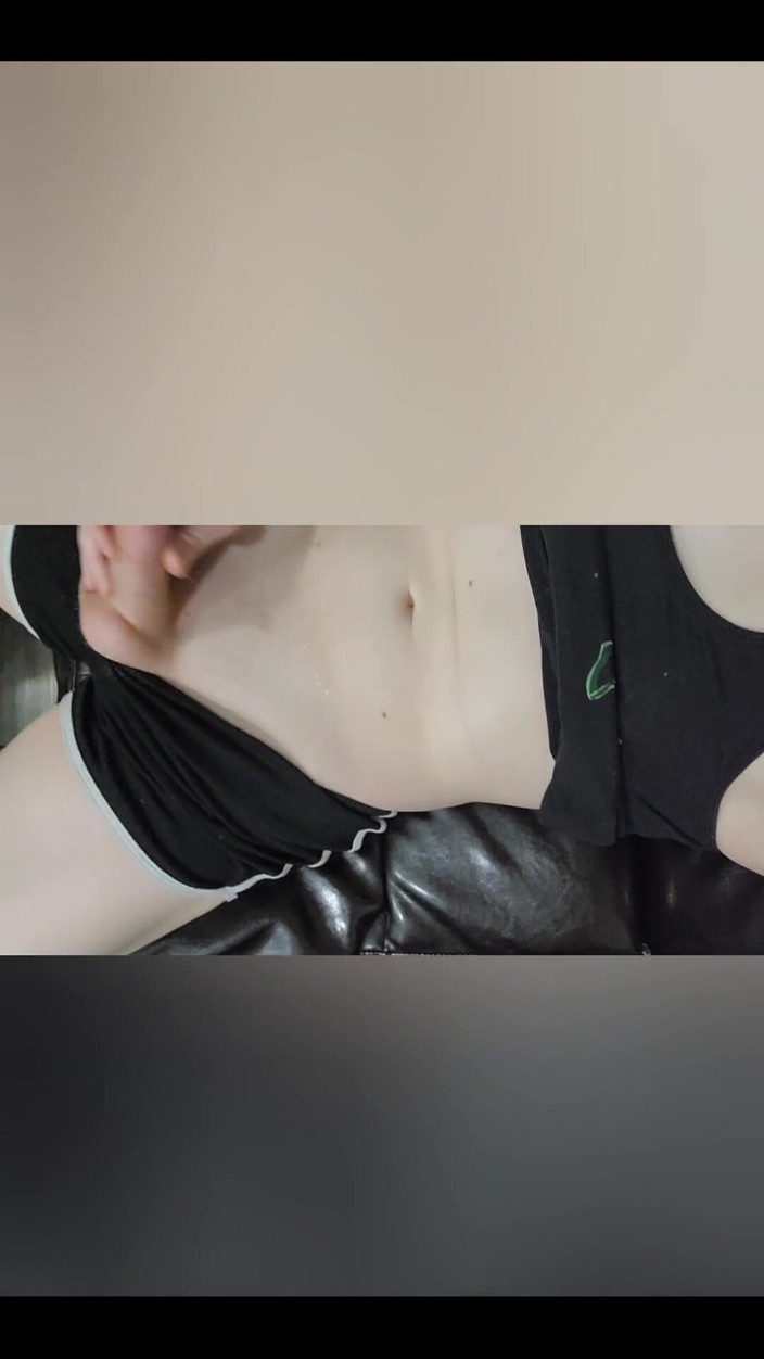 Real Gril: Pancutan mani Real Gril pertama