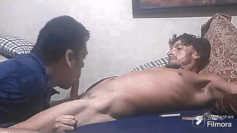 Tetto Michel: 내 이웃의 이성애자가 또 나를 찾아왔어