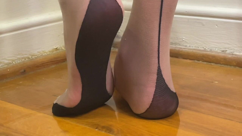 Pink Foxx: 흑인 대물 자지에게 따먹히는 핫한 밀프
