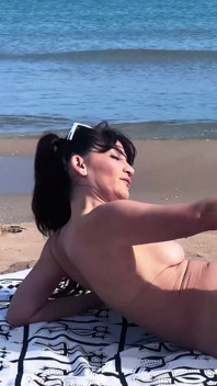 Spruta på en ******strand