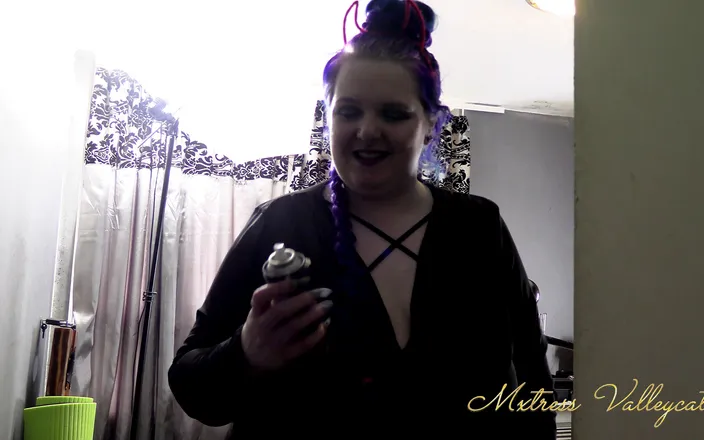 Mxtress Valleycat: Forever young