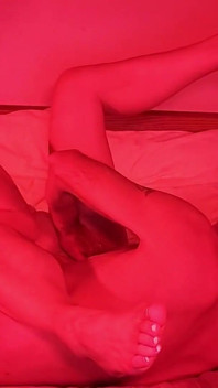 Jade e Damon uma noite no hotel todos de vermelho