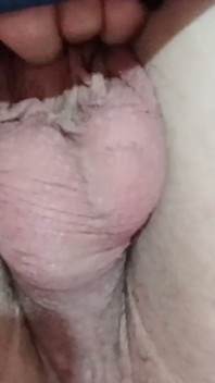Sexy mladík se předvádí před kamerami