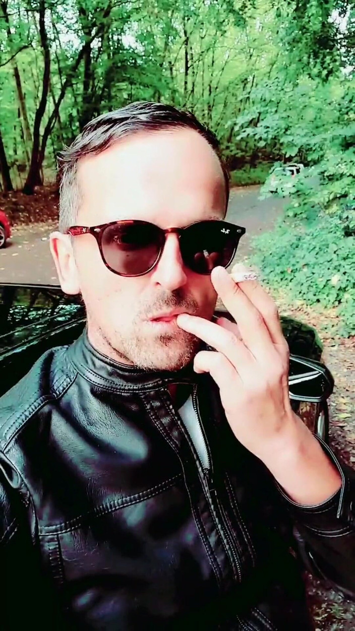 Slutboyben: Slutboyben Cam4 Sexig cruising chick på Schwerin B321 Parkering