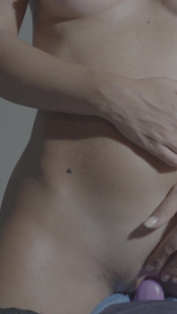 Tôi lái máy rung của mình để đạt cực khoái mãnh liệt