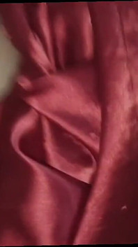 Hintli seksi priya Müslüman adam tarafından sert sikiliyor ağzına boşaltıyor