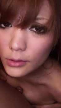 Hubená asijská teenagerka dostává výstřik z velkých ptáků na Sex Party