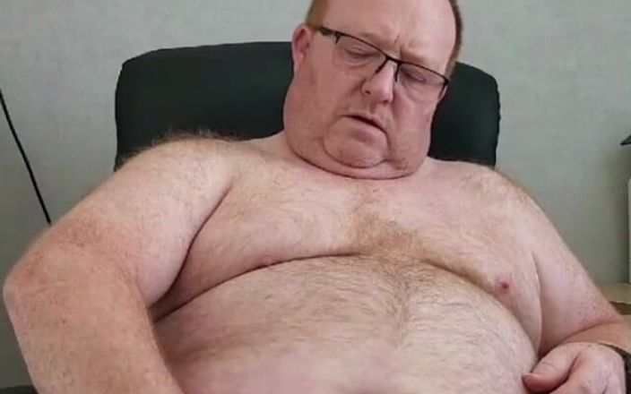 Daddysmudge: Đụ tại nơi làm việc và bắn tinh ào ạt