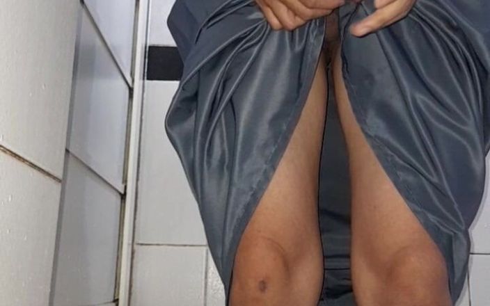 Naomisinka: Asiatischer transvestist masturbiert und trägt rutschige college-mädchen-uniform