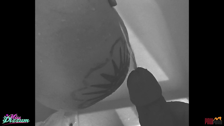 PNW Porn: Fotoshoot i Woods Creampied och Pissed på