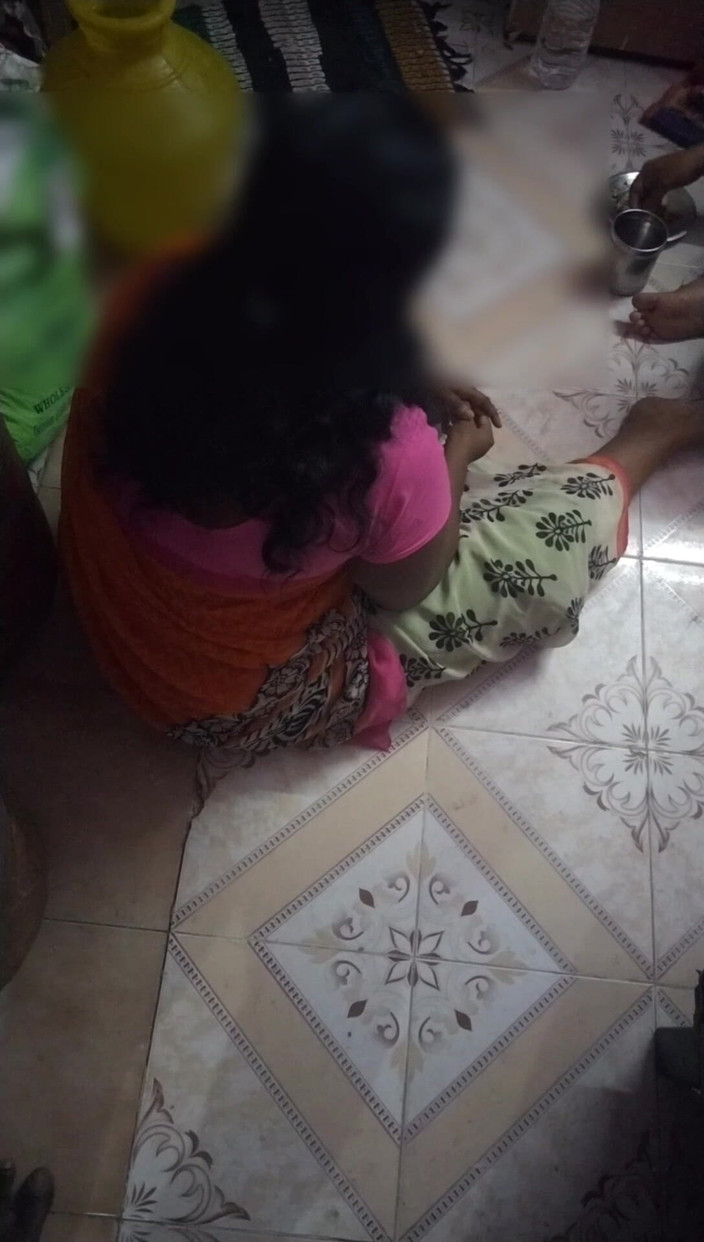 Tamil lesbian: Tamilska brudna rozmowa o seksie