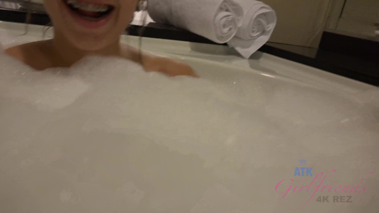ATK Fans (Girlfriends): Virtual vacation Las Vegas with Liza Rowe 2/3