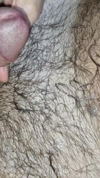 Duro esperma voleios de homens peludos de uma foda quente por um cavaleiro com precum e poderoso esperma grosso!