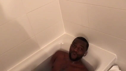 Sjojo Levana: In the bathtubs