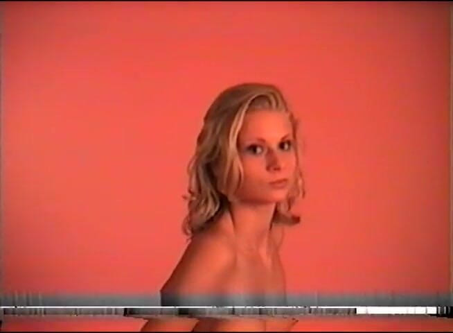Flash Model Amateurs: Blonde hottie loves showing off her teen body