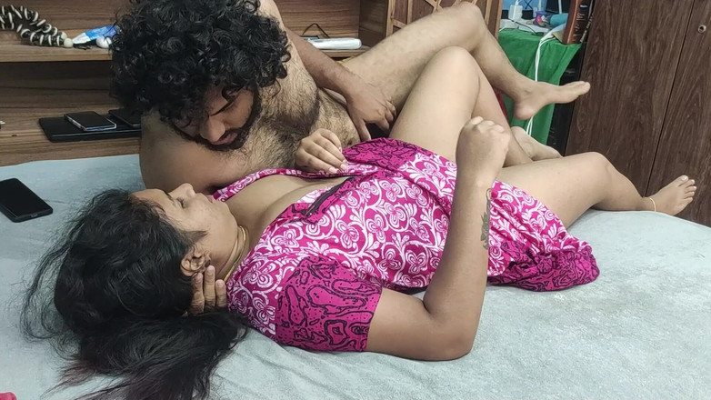 Vaigavarun45: Malayali desi manželé a manželka, žhavý romantický sex v noční ložnici