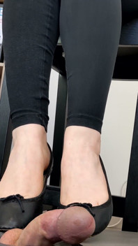 (679) Cock Table: Shoejobs and Cum on Shoes Compilation #02 - Dame Olga (4k)