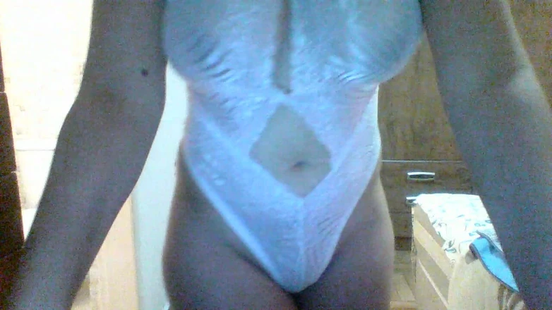 Thayna Costa: Taking off the Clothes