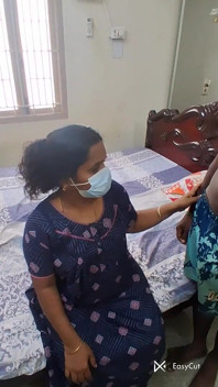 Mi esposa con una voz tamil de estudiante universitario