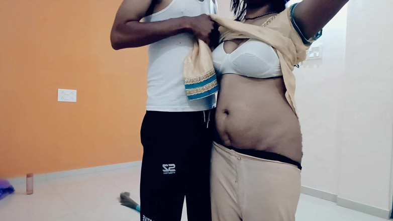 Riyagueen: Desi Mädchen form vom besitzer in Desi-Stil gefickt