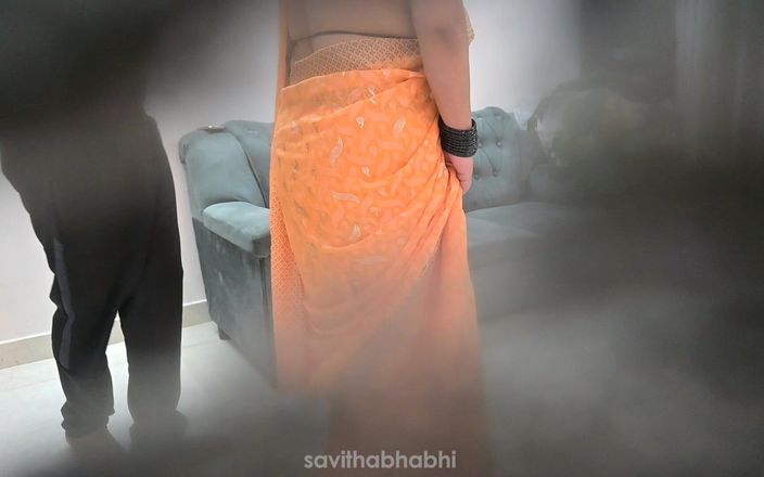 savithabhabhi: 孟加拉女仆给主人口交