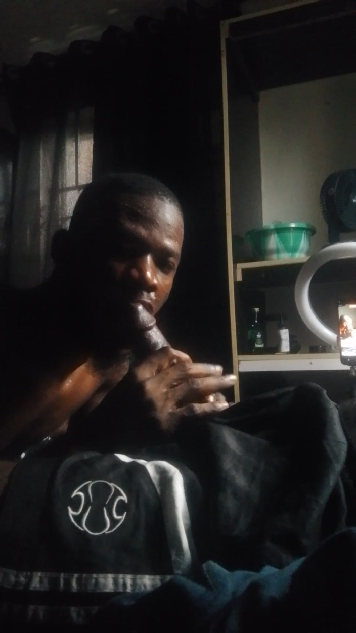 That's_black: Agresif Massive Blowjob