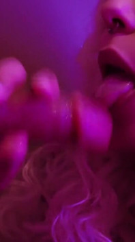 Paroháč POV: Sledujte, jak vaše žena kouří cizince v glory hole