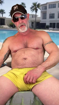 Poolside Bate
