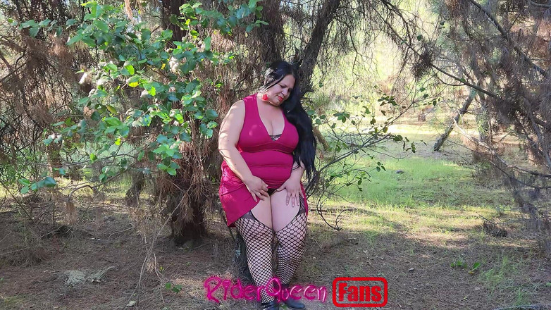 Riderqueen BBW Step Mom Latina Ebony: Riderqueen Bersendirian, di luar, Video Peminat