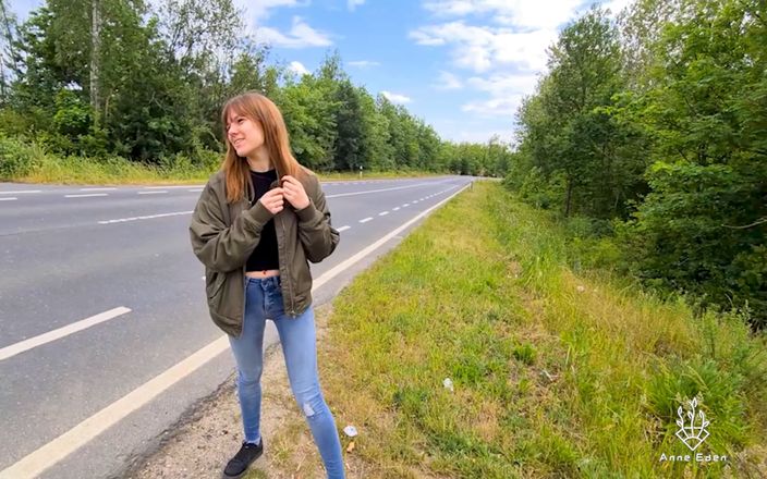 Anne-Eden: Baise sur l&amp;#039;autoroute avec promenade de sperme