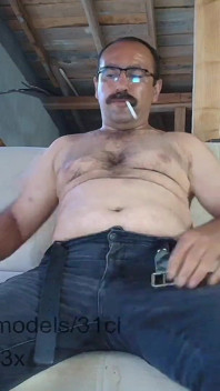 Podívejte se a okuste pánovu růžovou díru.