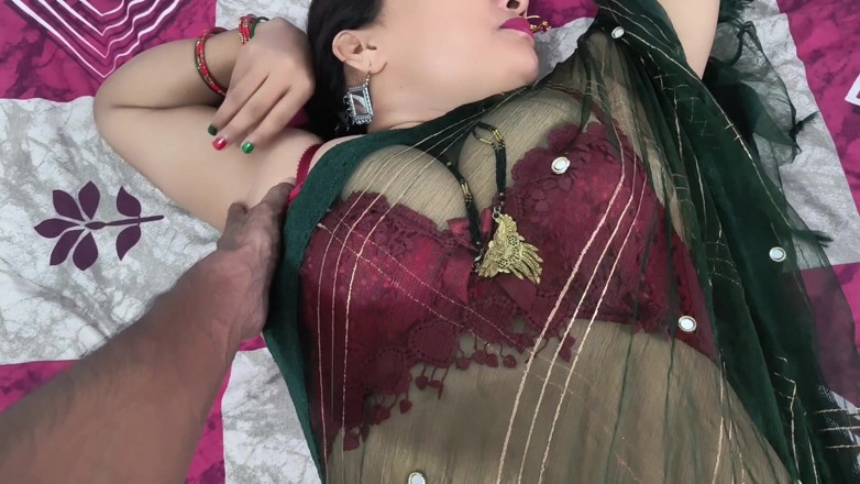 Happyhome: Une bhabhi indienne sexy se fait enculer par son devar...