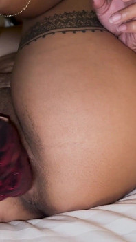 Pinay MILF - intenso orgasmo de pau monstro - Lexxi Wett