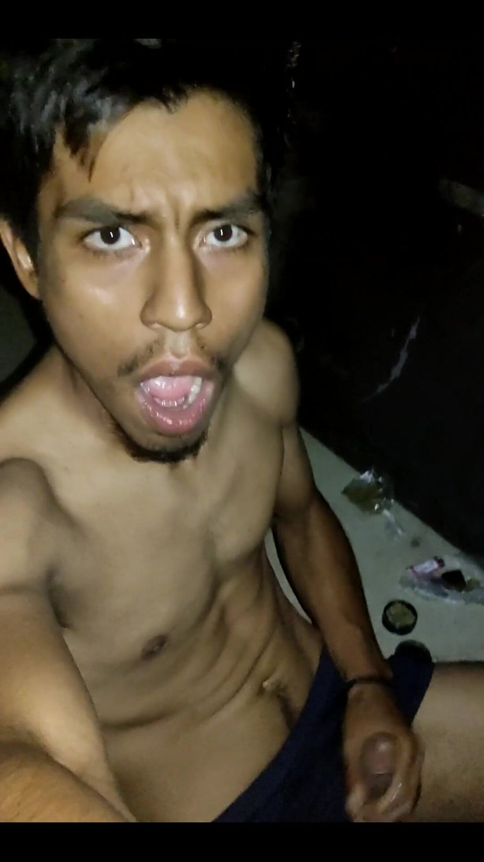 AlexAlejandro13: Buenas noche porche en casa, expulsando leche