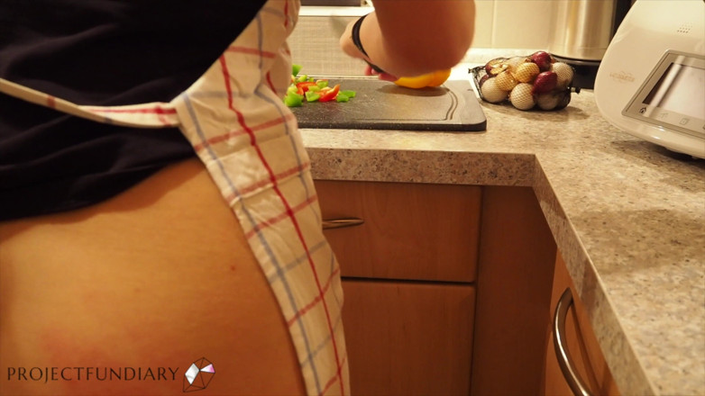 Projectsexdiary: Sorellastra scopata in cucina sborrata sulla figa