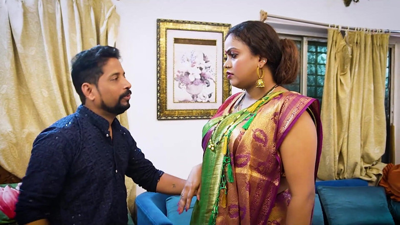 Queen star Desi: Um casal indiano sexy antes de ir à festa fodendo duro,...