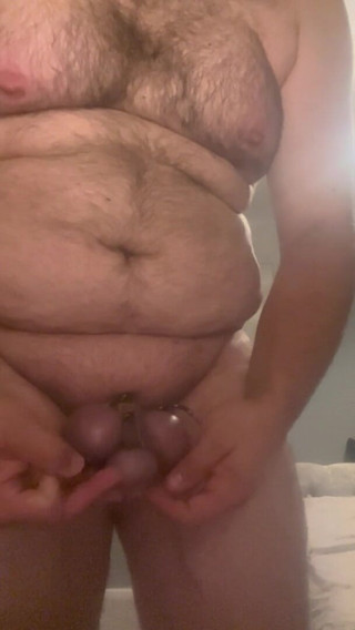 Shaun Cbt: Meme ucu kıskaçları ve göt tıkacı ve çapraz elbise ile yarak...