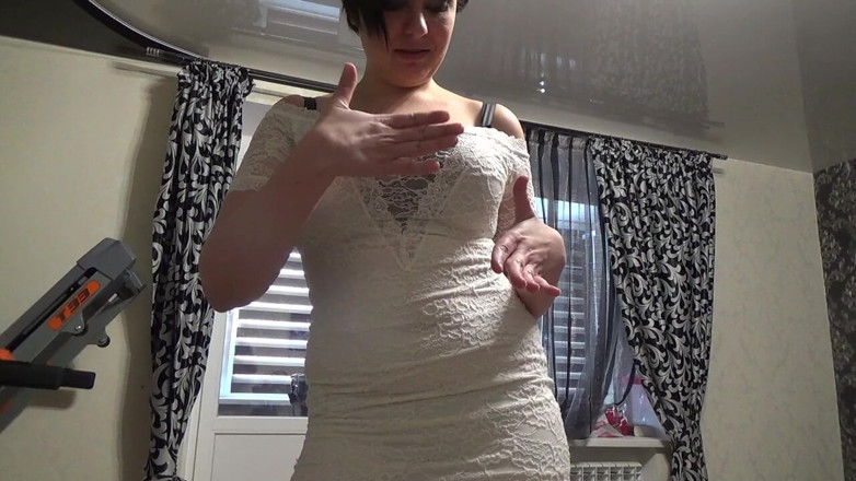 Sexy Milf: あなたのための最もセクシーな私の衣装N2モデリング小さな白いドレス
