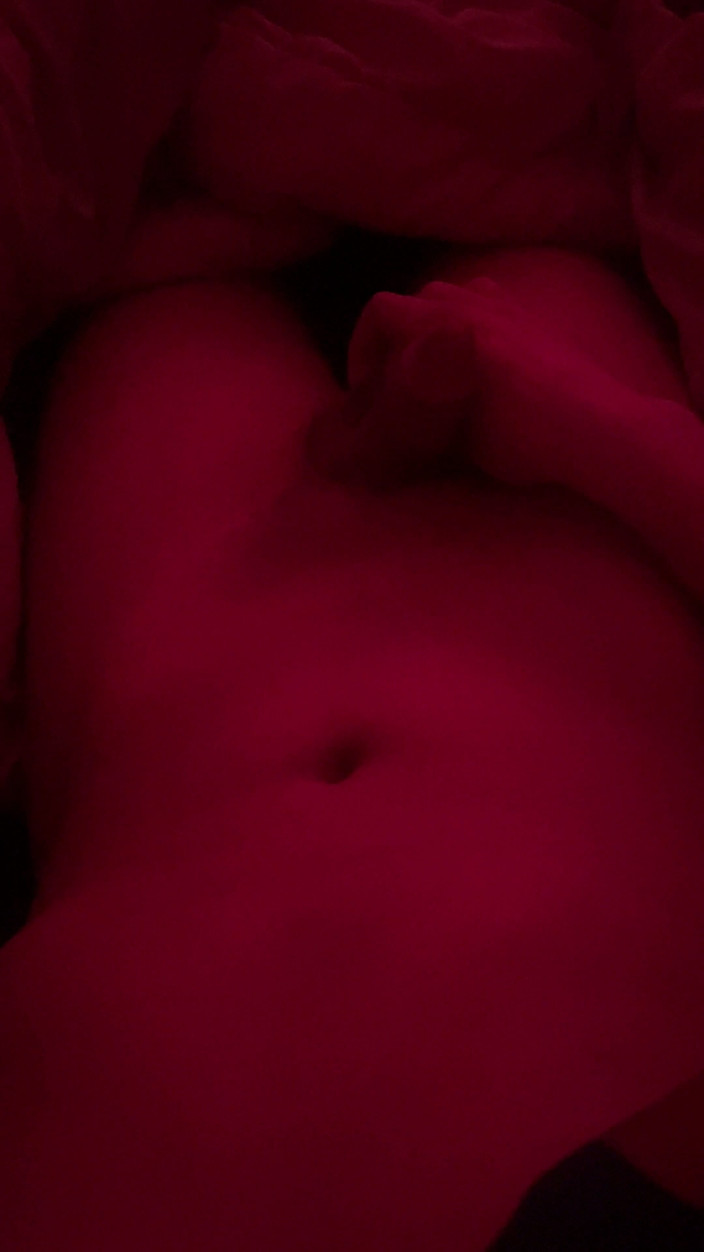 Ashafkayden: Primul videoclip, masturbându-mă în patul meu