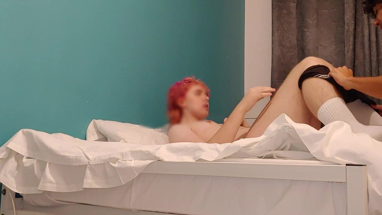 LeoTeenLatinos: ロンドンのイケメンが私に精液をくれるが、彼氏は彼氏を止めることができない