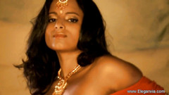 Eleganxia: Tetas pequeñas india mostrando su cuerpo de una manera diferente