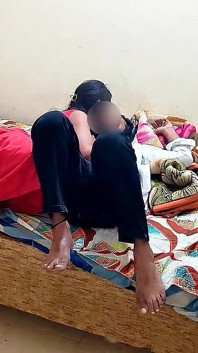 Indiana Bahu fodida em sua buceta apertada por Dever