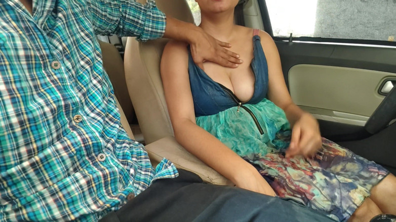 Hornycouple149: สาวอินเดียน่ารักวัยรุ่นถูกพ่อเลี้ยงเอานิ้วแหย่หีขณะขับรถ!!
