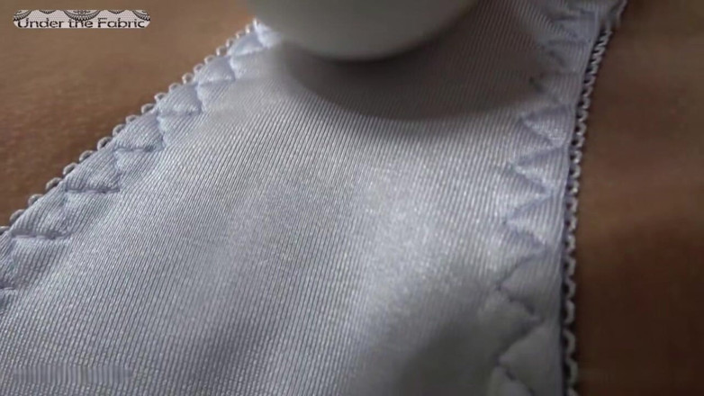 A case of fling: Erotický debut: hravá kráska poháněná divokou svou první divokou jízdou