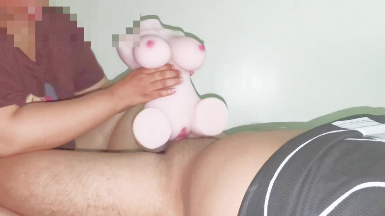 Misslady32: Minha empregada com tesão encontra boneca sexual