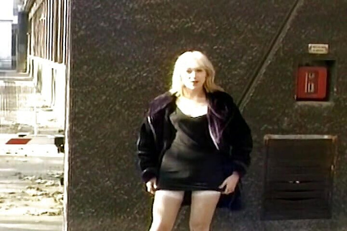 Planete Francaise: Si blonde Perancis dipenuhi duburnya dengan air mani