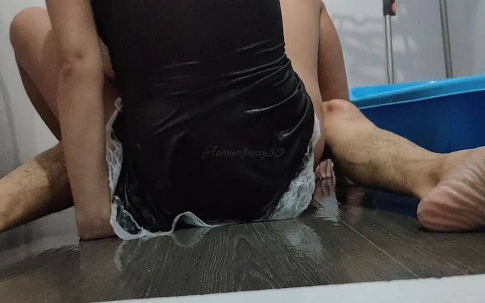 Asianwetpussy30: Asianwetpussy30 -pt.2 hete meid geeft een extra service aan haar baas