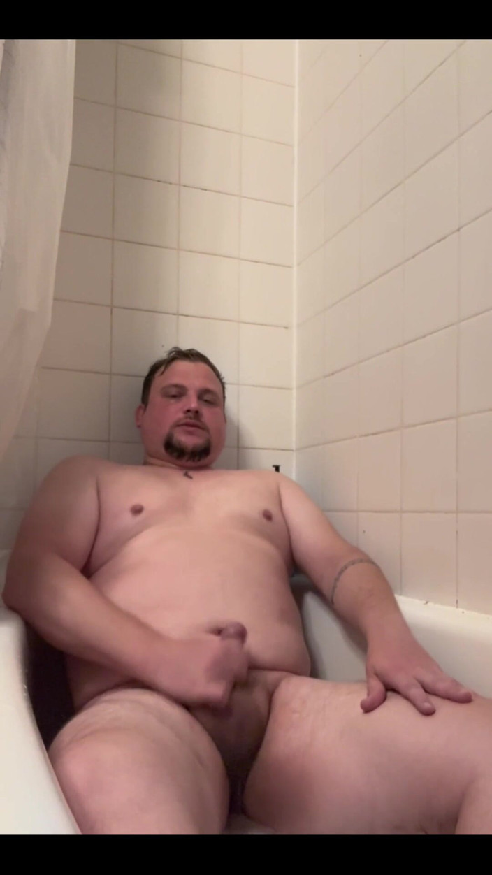 Wrongskiy: Cuming in My Bath Tube