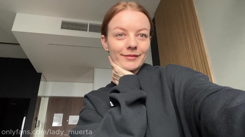 LadyInBad: POV sexy zrzka MILF škádlí a masturbuje
