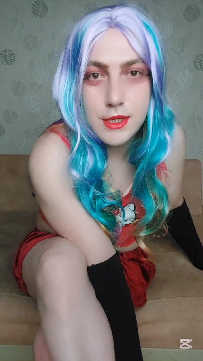 Kitty_Cross: Crossdresser kitty si cewek imut rambut pirang dengan pantat bahenol...